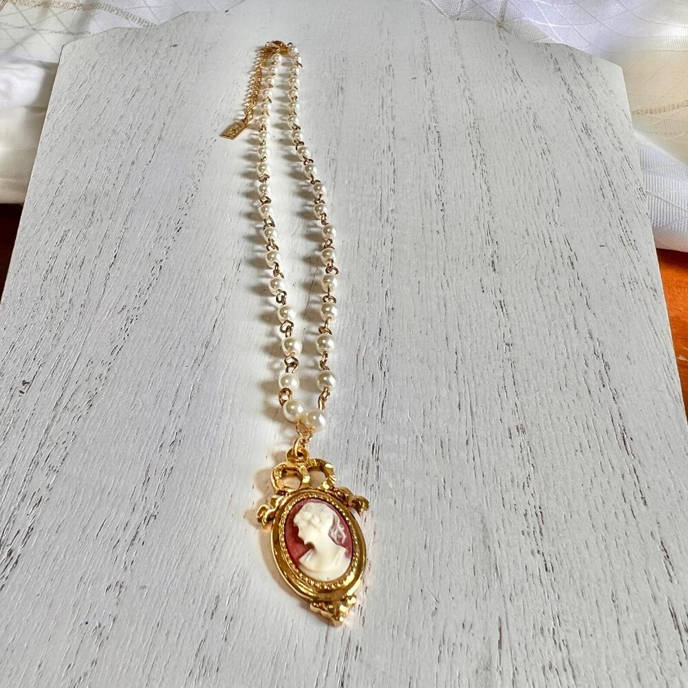 CAMEO Necklace, 1928 Brand Victorian Style Cameo Faux Pearl Necklace, Cameo